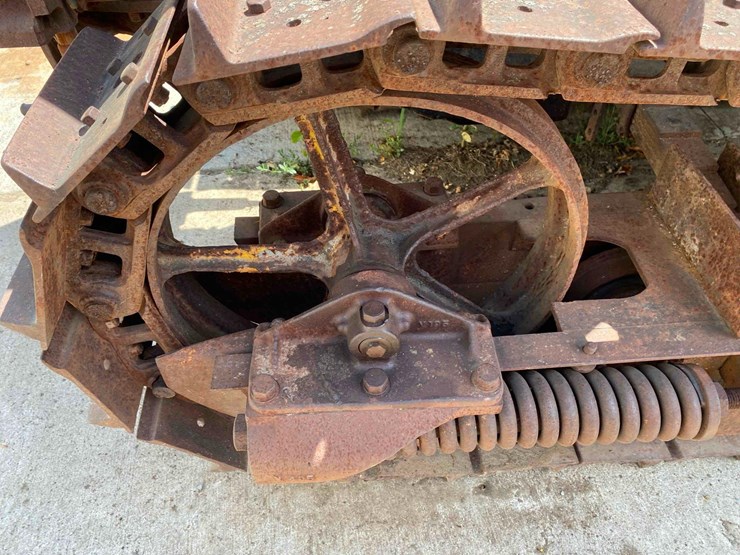 caterpillar-15-ag-crawler-tractor-image-16