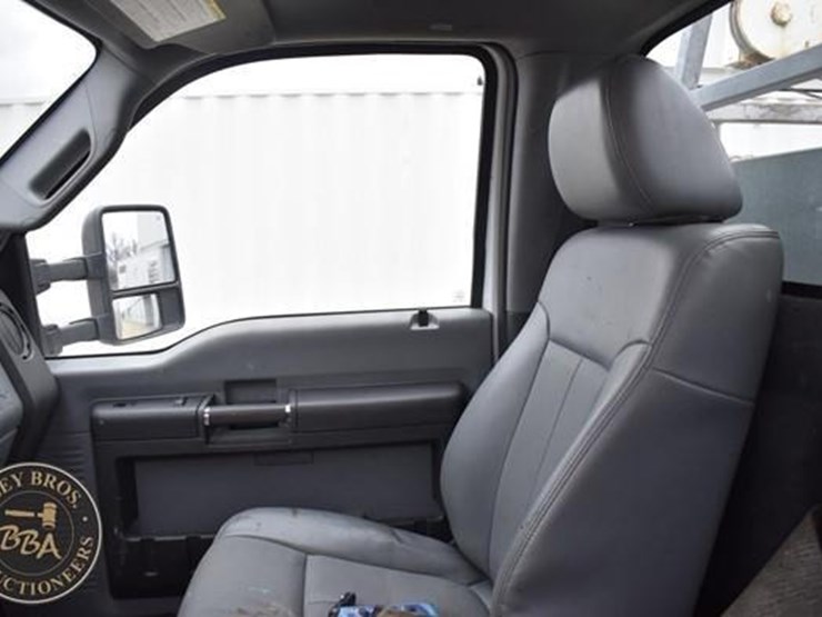 2013-ford-f550-image-37