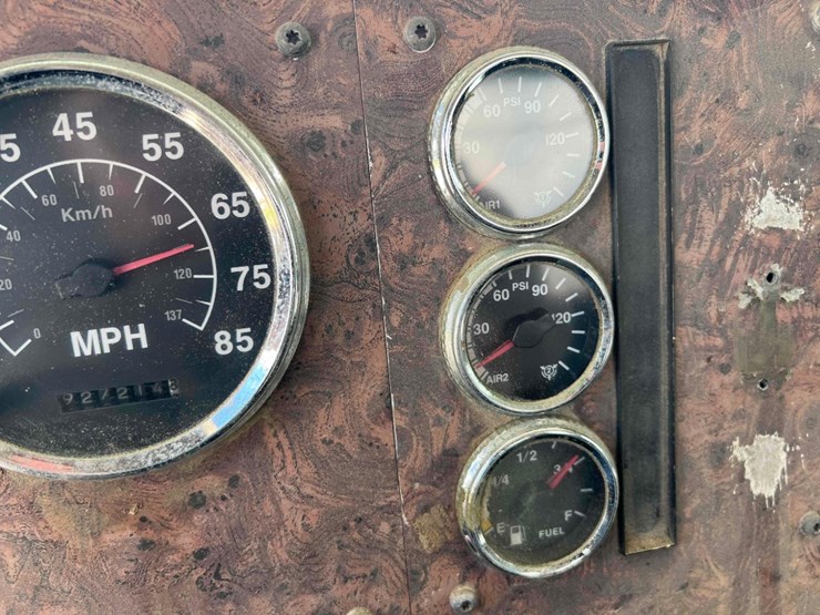 2002-international-9200i-image-57