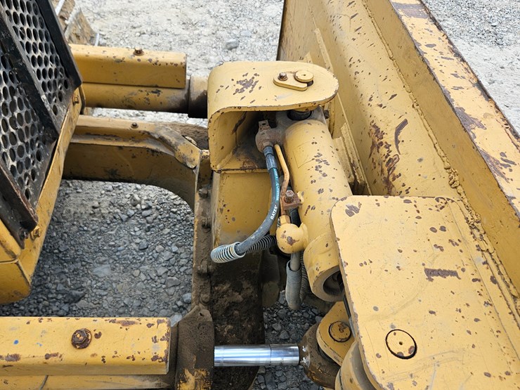 caterpillar-d4c-image-76