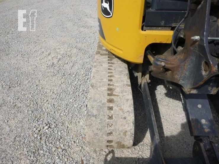 2021-deere-26g-image-41