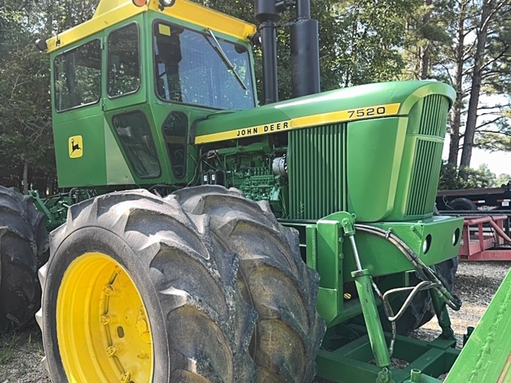john-deere-7520-image-11