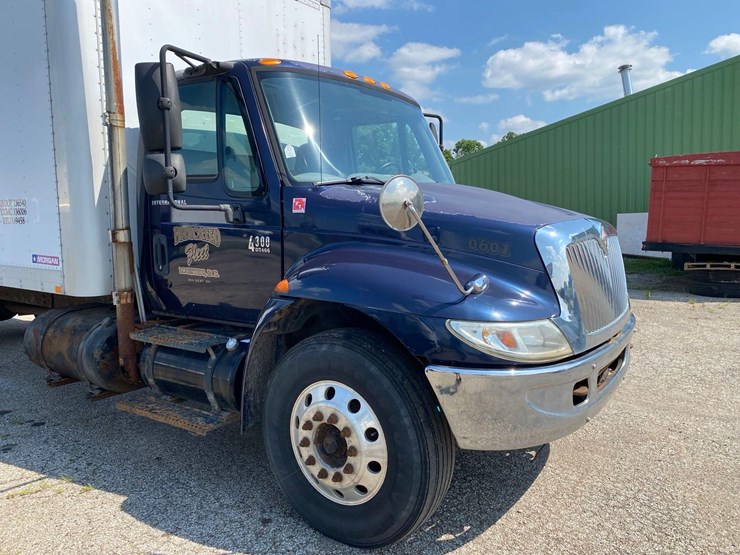 2006-international-durastar-4300-image-9