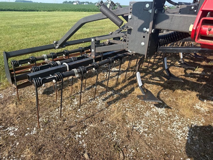 case-ih-200-image-16