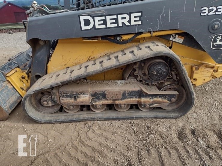 deere-323d-image-27