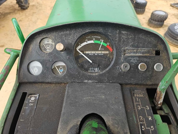 1970-john-deere-3020-image-10