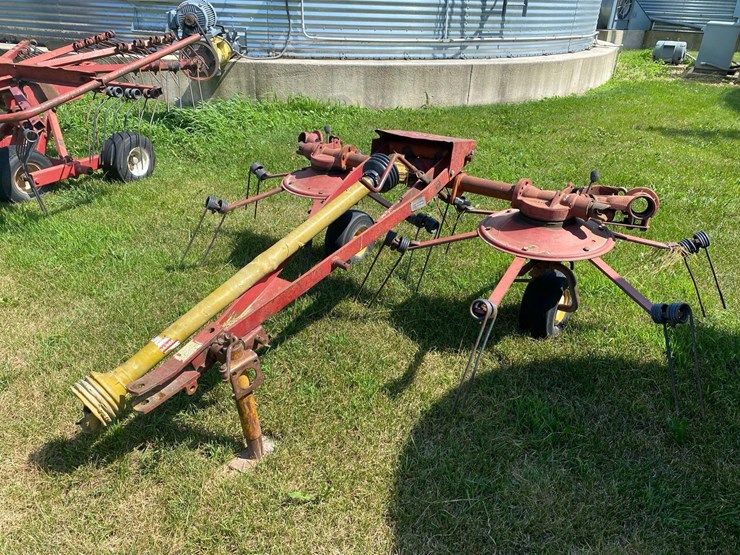 new-holland-163--2-basket-tedder-image-1
