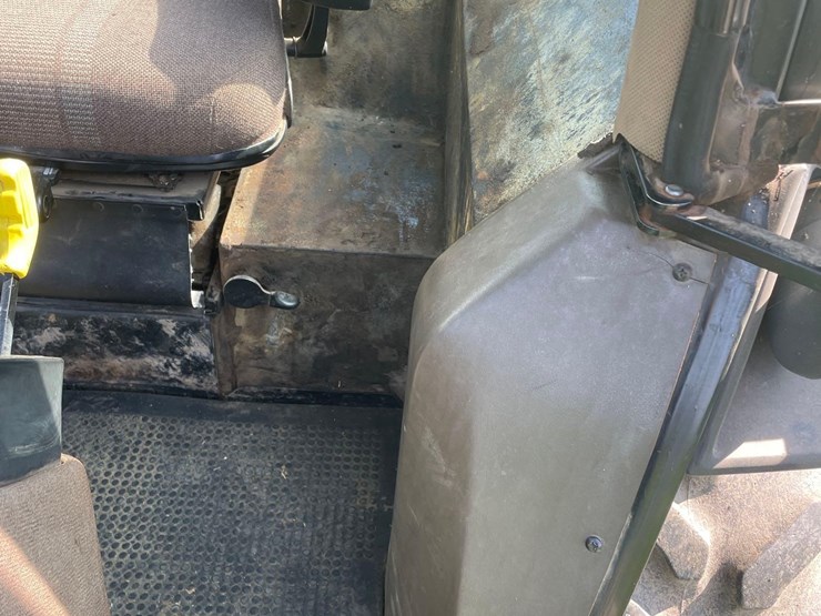 john-deere-4755-image-46