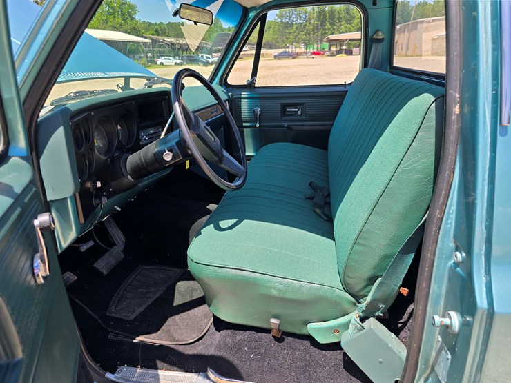 1977-chevrolet-custom-deluxe-image-60