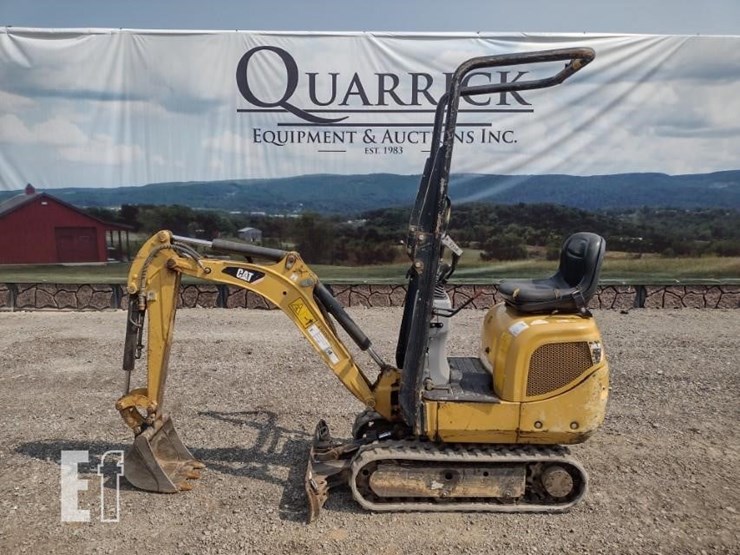 2012-caterpillar-300.9d-image-1
