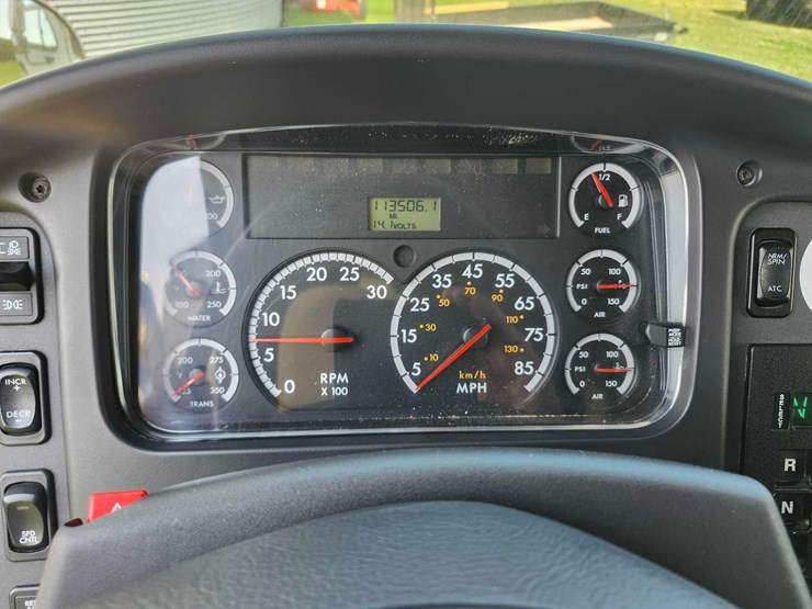 2007-freightliner-business-class-m2-tandem-truck-image-34
