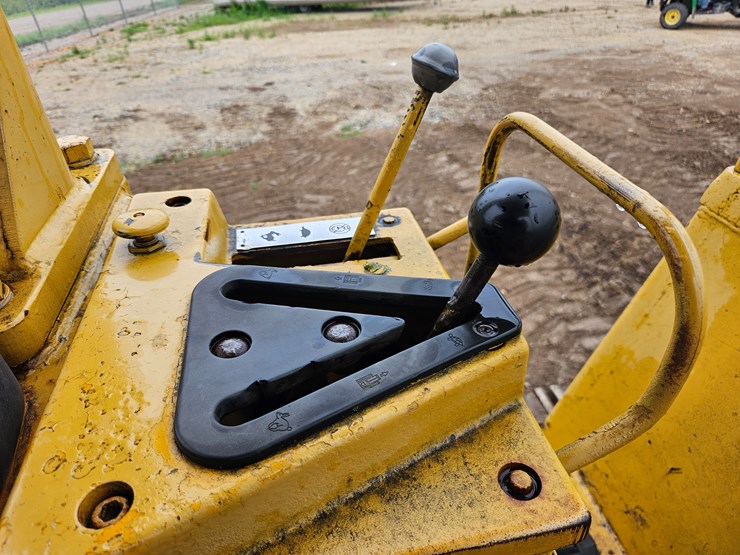 1984-caterpillar-973-image-44