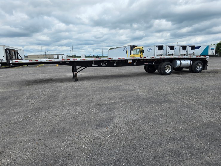 2015-great-dane-48'-x-102"-image-9