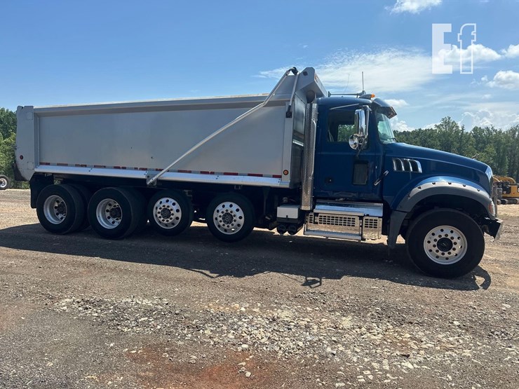 2021-mack-granite-64fr-image-4