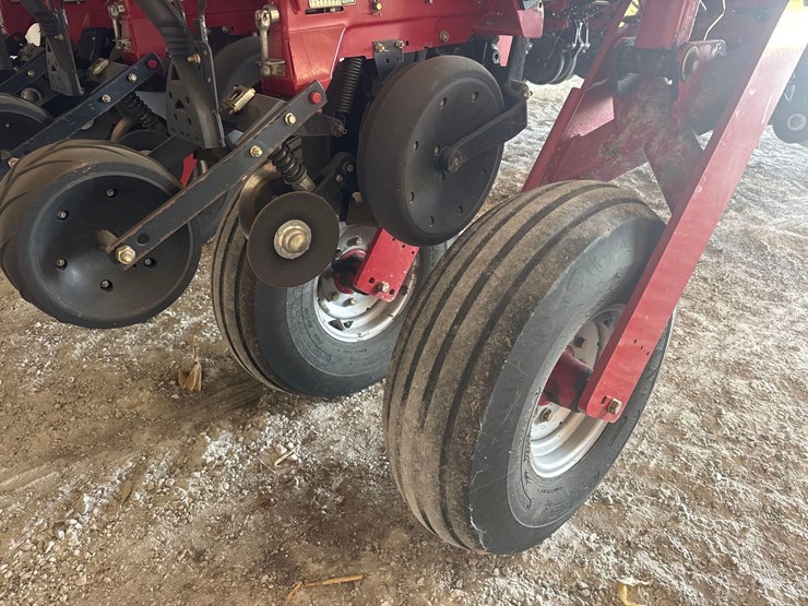 2010-case-ih-1250-image-25