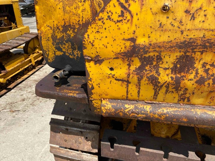 caterpillar-d2-ag-crawler-tractor-image-18