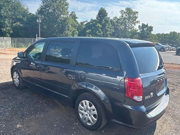 2013-dodge-grand-caravan-image-4