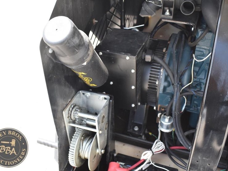 2019-allmand-bros-night-lite-v-series-image-29