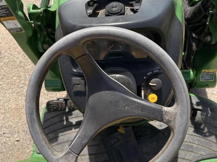john-deere-3520-image-17