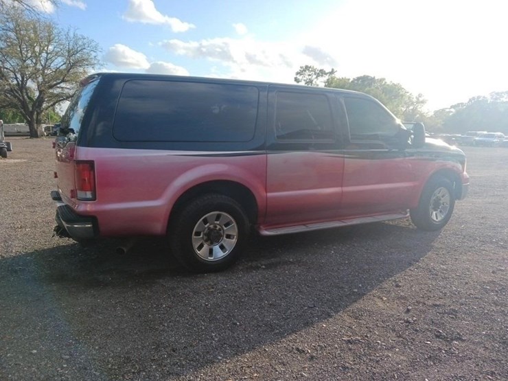 2000-ford-excursion-image-4