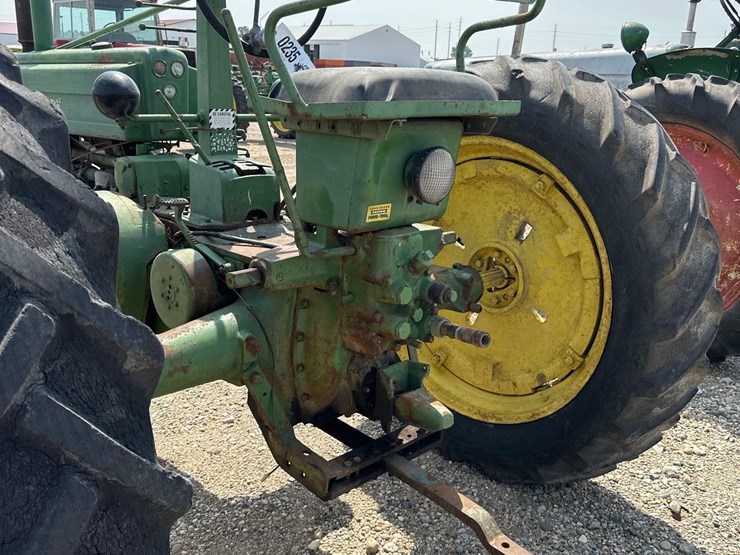 john-deere-b-image-7