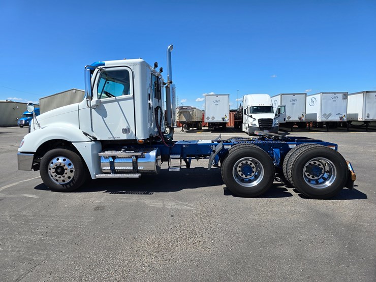 2020-freightliner-columbia-120-image-14