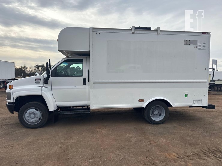 2009-gmc-topkick-c4500-image-8