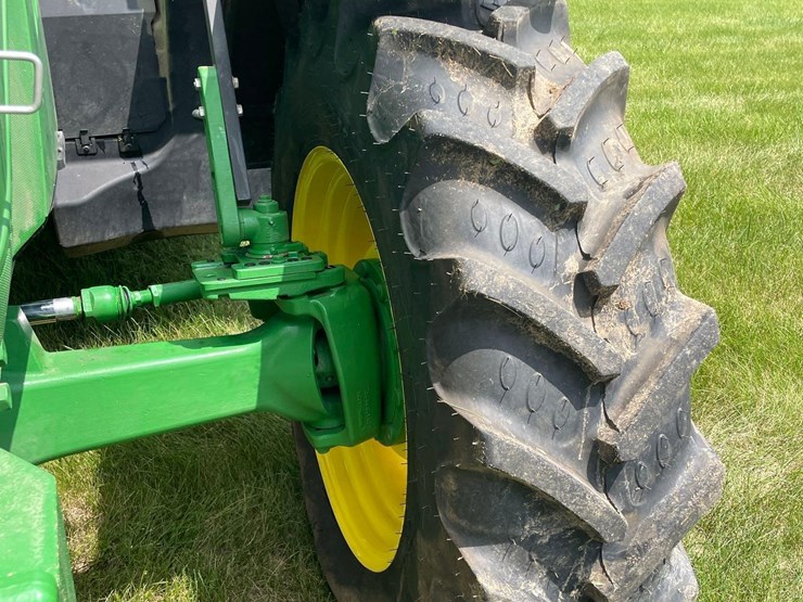 2015-john-deere-6155r-image-26