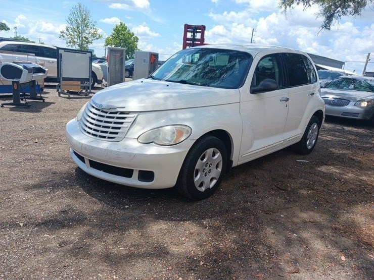 2009-chrysler-pt-cruiser-runs/moves-base-image-3