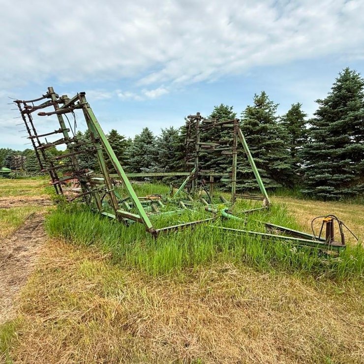 JOHN DEERE 1600