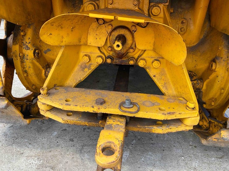 caterpillar-22-ag-crawler-image-17