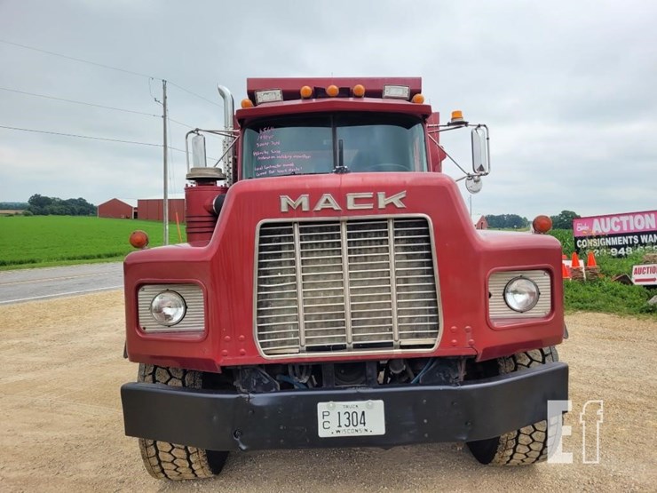 1990-mack-rb690s-image-4