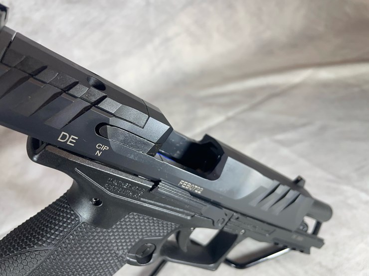 #4394-•-walther-pdp-9mm-luger-pistol,-sn:-feb0722-image-11