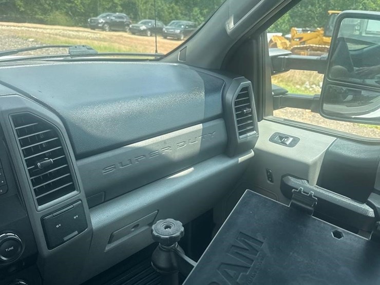 2017-ford-f350-xl-image-24