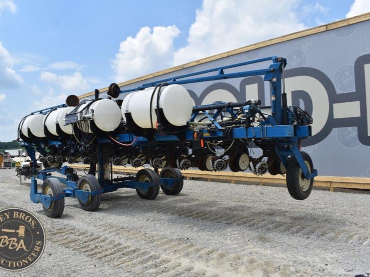 2005-kinze-3600-image-6