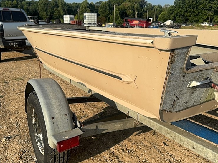 15-foot-boat-with-galvanized-trailer-image-7