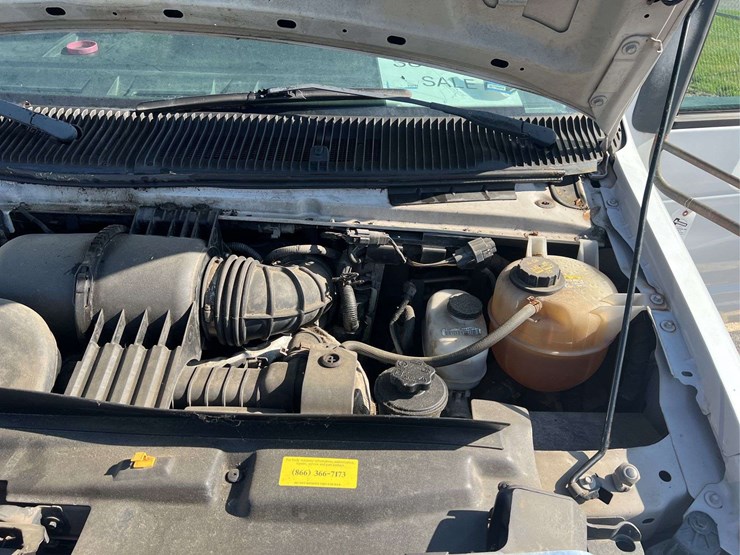 2011-ford-e350-image-16