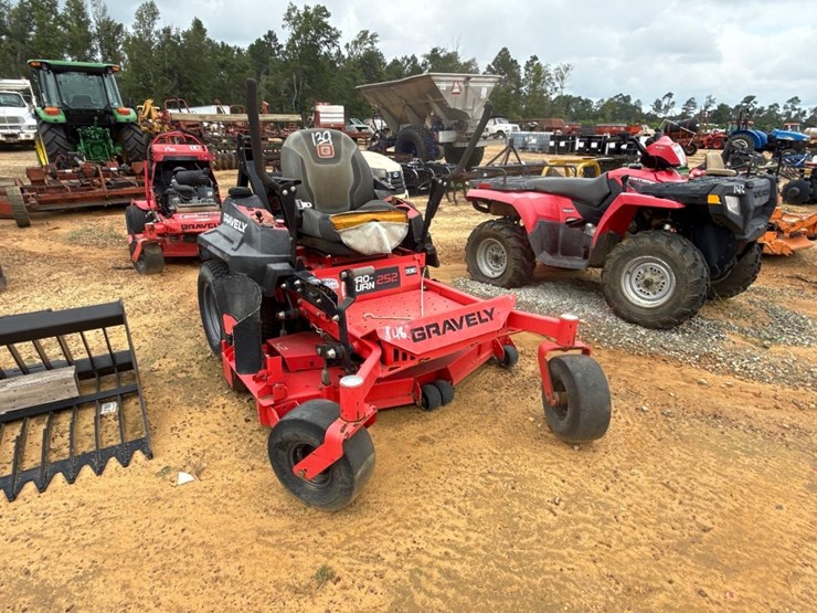 139---gravely-pro-turn-252-zero-turn-mower-image-1