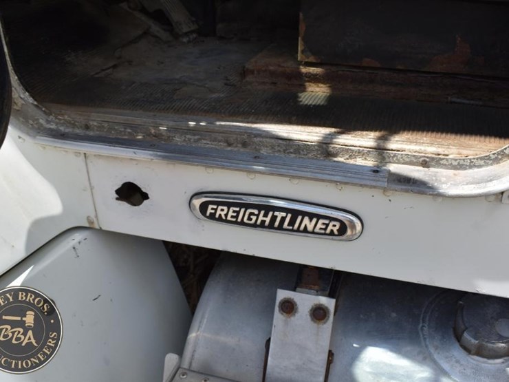 1999-freightliner-fld112-image-53