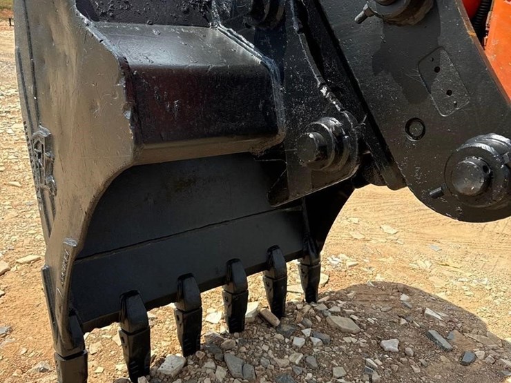 2021-hitachi-zx135us-6-image-8