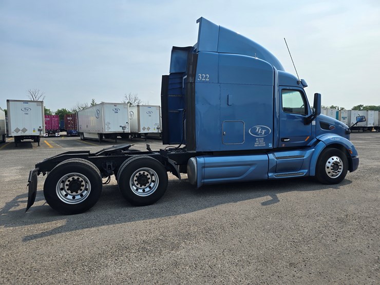 2019-peterbilt-579-image-28