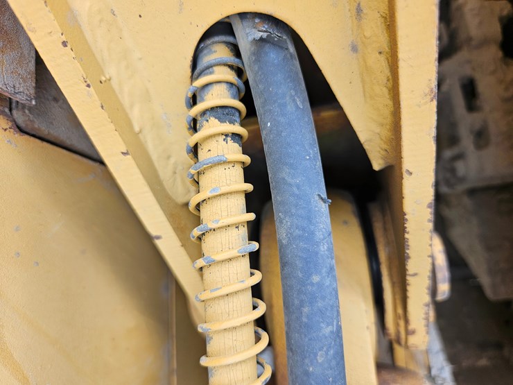 caterpillar-d4c-image-83