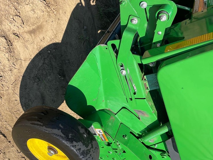 2023-john-deere-560m-image-7
