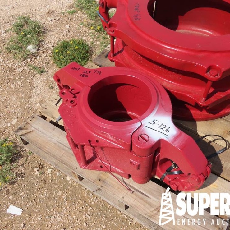 (5-126) AOT SLX 9-5/8" 150-Ton S/D Casing Elevator