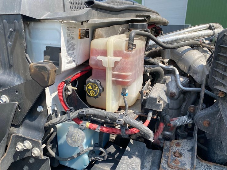 2019-chevrolet-6500-image-32
