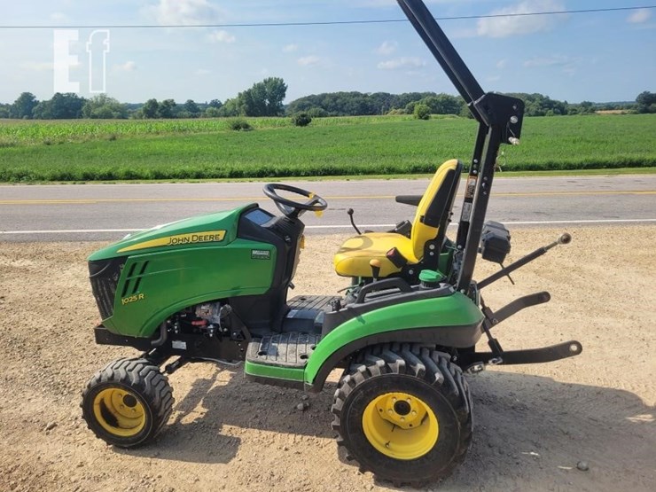 john-deere-1025r-image-8