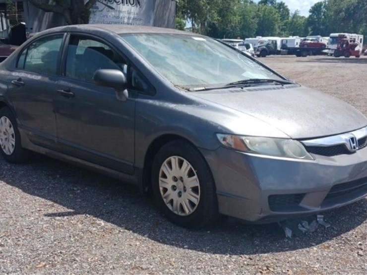 2010-honda-civic-runs/moves-vp-image-1