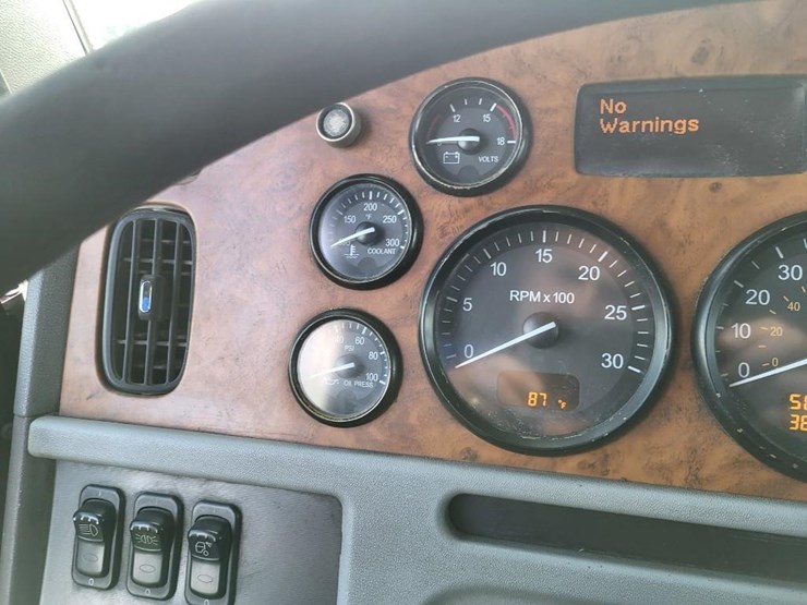 2008-peterbilt-384-image-50