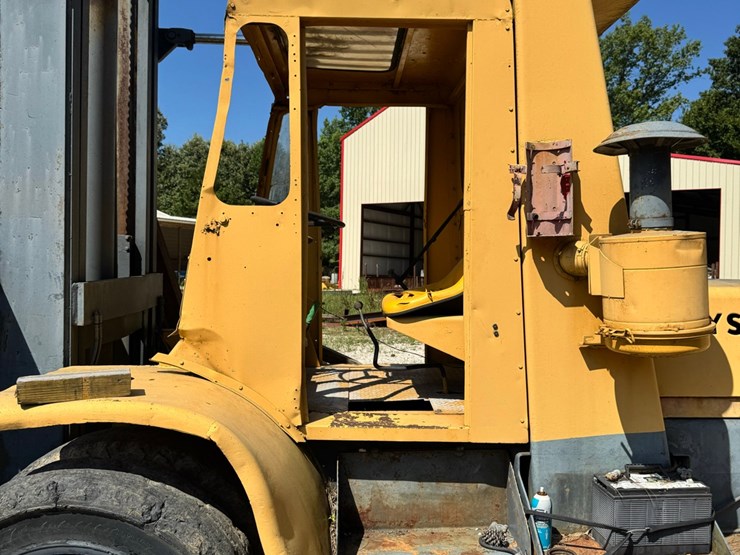 hyster-large-lift-image-2