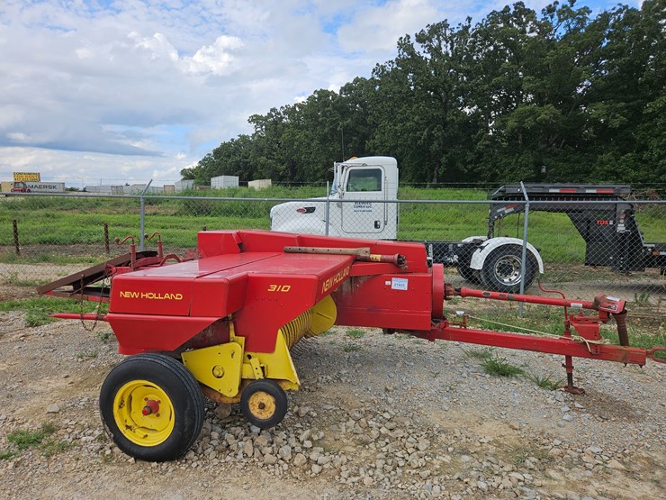 new-holland-310-image-10